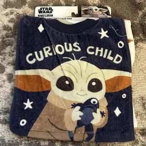 Disney Two Pack Stars Wars-Mandalorian Towel Bibs (NEW)